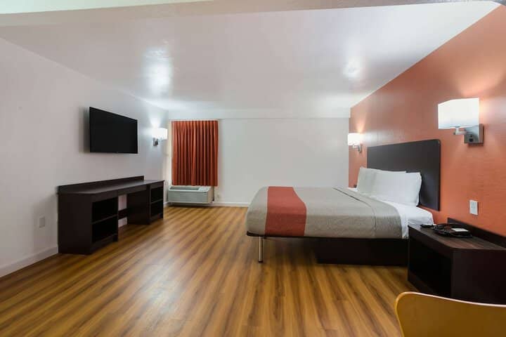Room 14 of 41