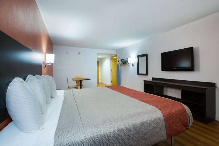 Room 11 of 41