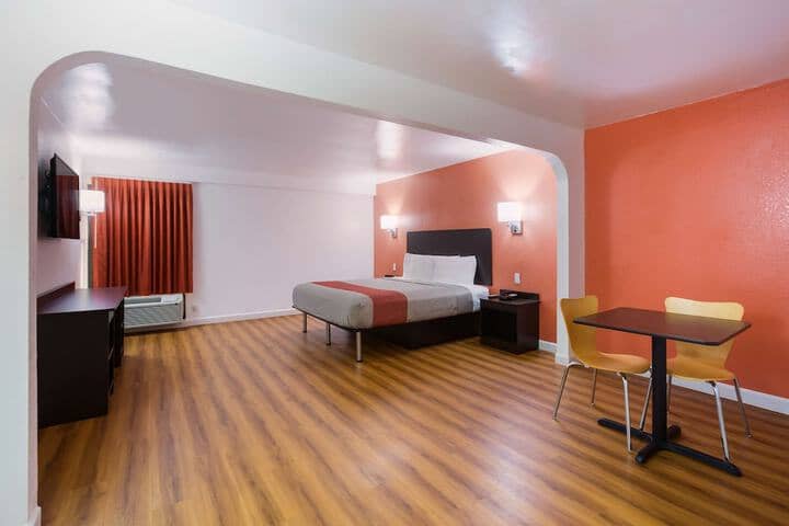 Room 13 of 41