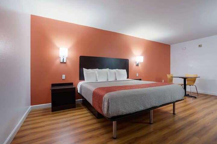 Room 10 of 41