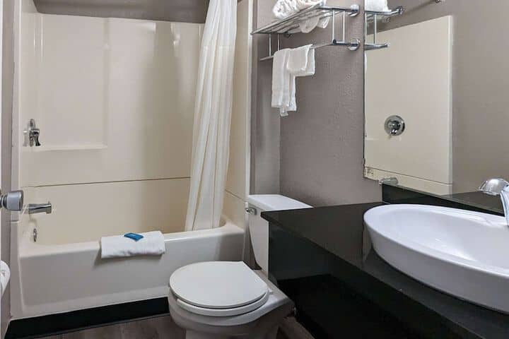 Room 15 of 25