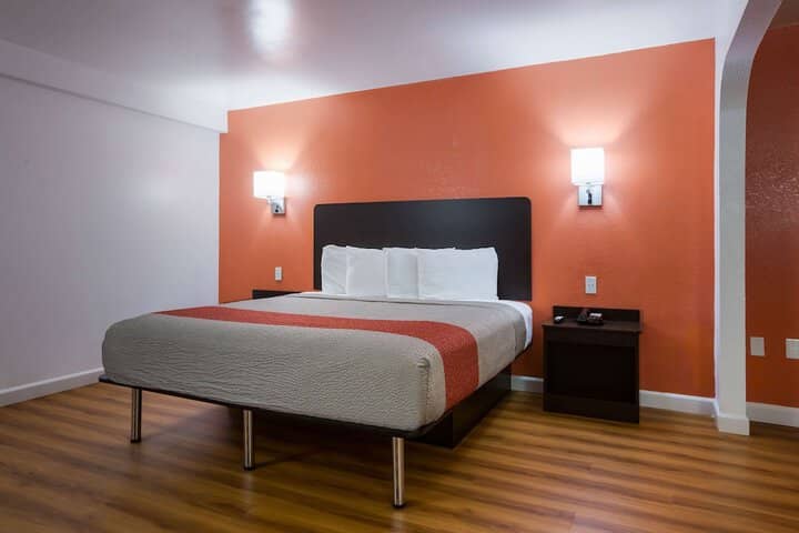 Room 15 of 41