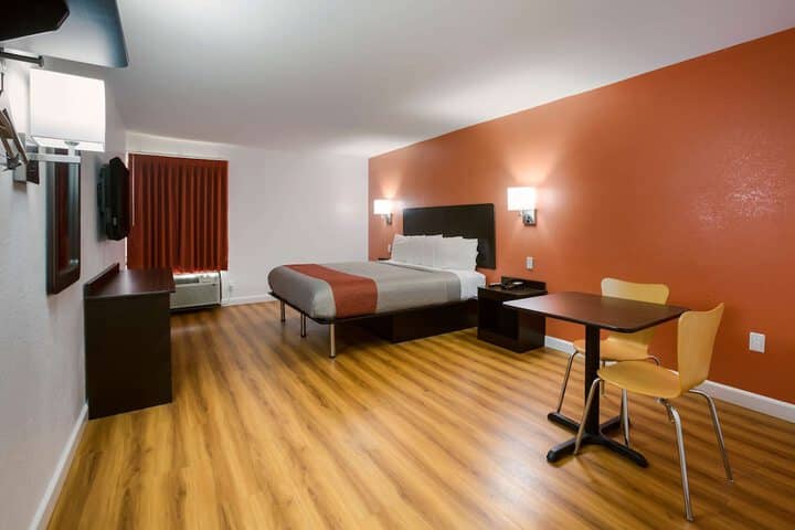 Room 9 of 41