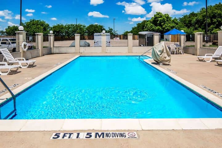 Pool 20 of 32
