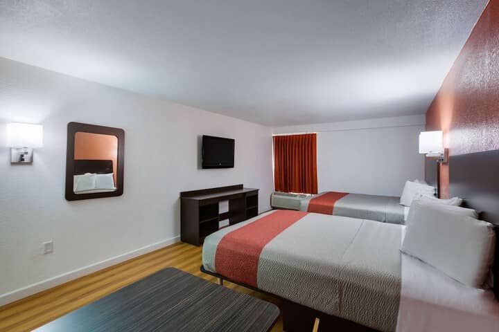 Room 8 of 41